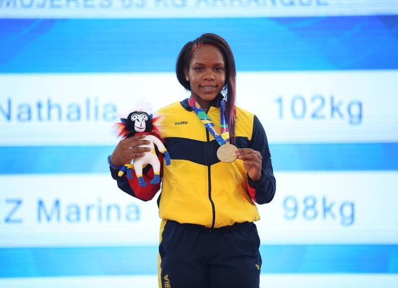 La pesista Natalia Llamosa impuso un nuevo récord en los Juegos en la prueba de arranque de los 63 kilogramos. FOTO COLPRENSA