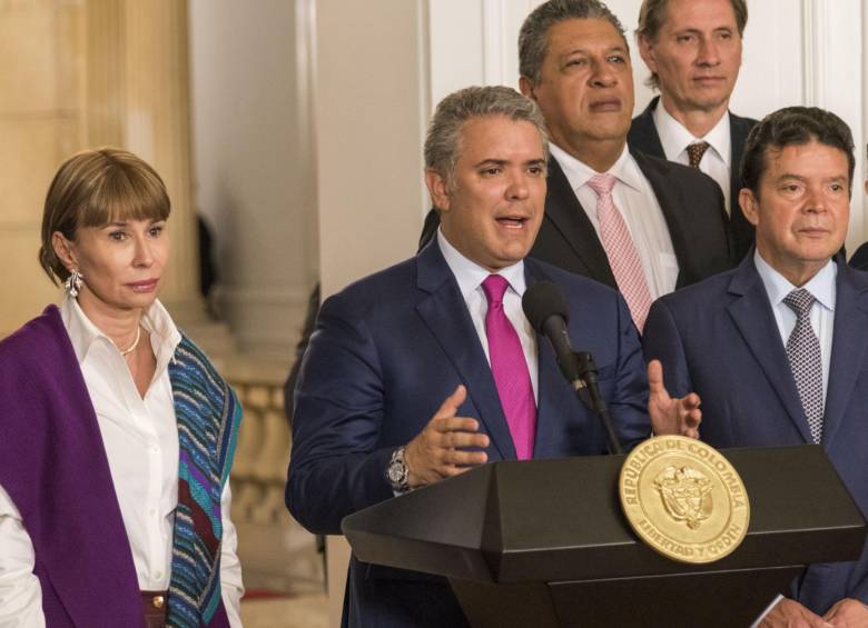 Gobierno, empresarios y trabajadores acordaron anoche un aumento del 6 % (sube $46.874). El anuncio lo hizo el presidente Iván Duque, en alocución televisada a todo el país. FOTO presidencia