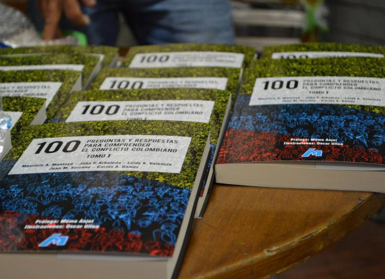 El libro está disponible en las diferentes librerías de la ciudad. FOTO CORTESÍA UPB