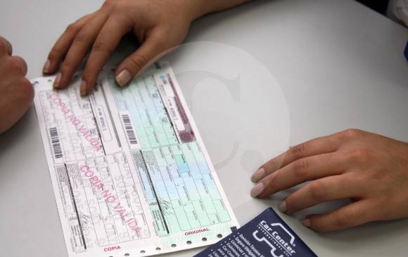 De los 14 millones de vehículos que hay en el país, 5,7 millones no cuentan con Soat, según cifras dadas por Fasecolda. Foto El Colombiano