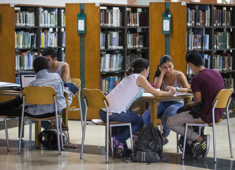 Estudiantes de la Universidad Nacional, sede Medellín. FOTO JULIO CÉSAR HERRERA