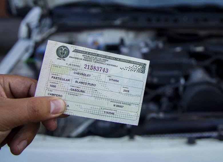El certificado de la revisión técnico-mecánica ahora le llegará al correo electrónico. FOTO: Colprensa