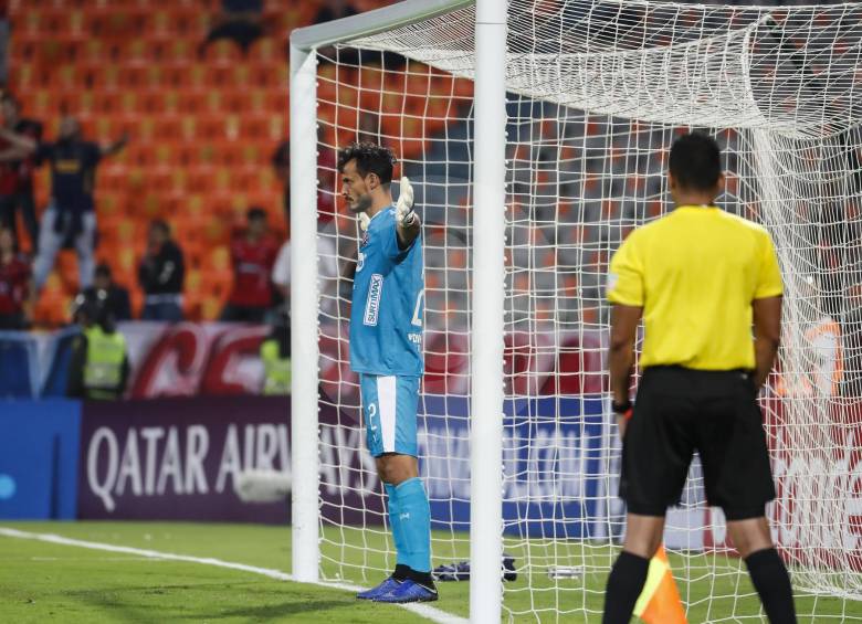 David González pasó de ser el arquero con mejores números en la Liga Águila 2018-2 a uno de los señalados por la falta de resultados en el elenco poderoso. FOTO robinson sáenz