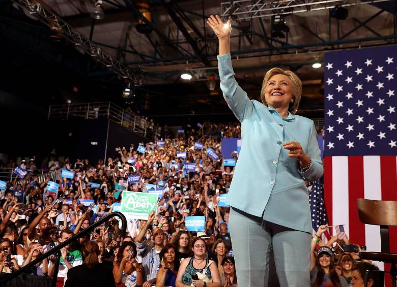 Presencia notable de afroamericanos y latinos logró Hillary Clinton en su acto del fin de semana en la crucial Florida. FOTO afp