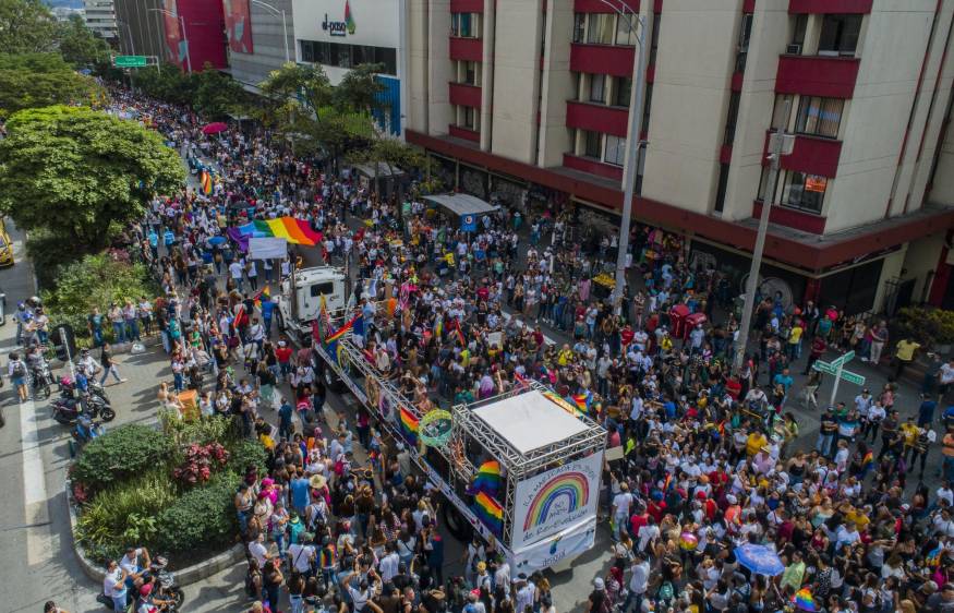 Las imágenes de la marcha del orgullo gay en Medellín