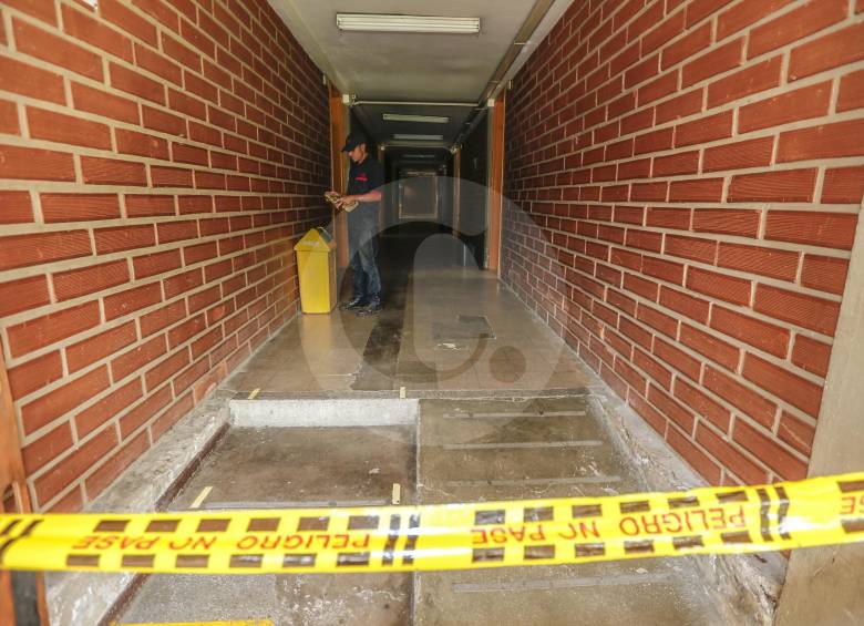 Tras las restricciones de acceso ordenadas por la autoridad sanitaria, se adelantan reparaciones y adecuaciones en diversos espacios del Politécnico. FOTO juan antonio sánchez