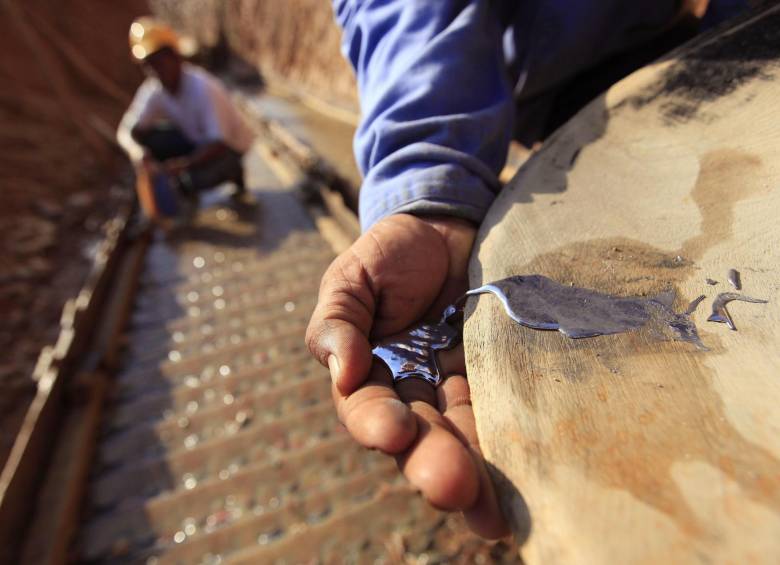 El mercurio recorre silencioso las venas de Antioquia. Por lo menos 100 toneladas de este metal ingresan a las más de 1.500 minas de oro que hay en Antioquia. FOTO MANUEL SALDARRIAGA
