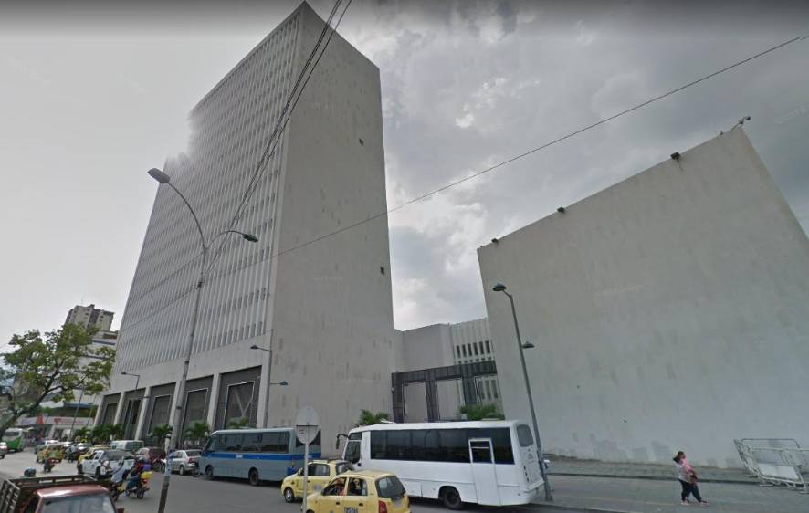 Ascensor se desplomó seis pisos en Cali, una persona murió