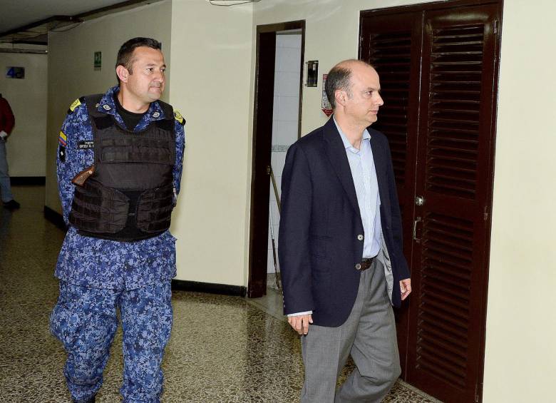 El pasado martes, los abogados de las partes interesadas escucharon la decisión del Tribunal de Arbitramento. FOTOS Colprensa