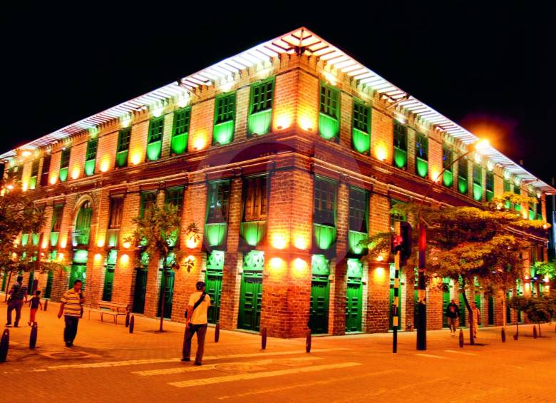 El Edificio Carré es una obra representativa de la arquitectura.