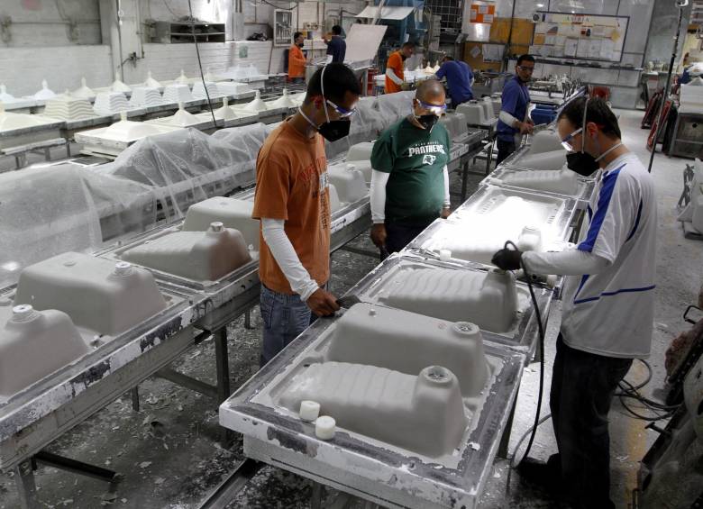 La industria fue uno de los motores del empleo en el Valle de Aburrá durante el primer semestre del año. FOTO donaldo zuluaga