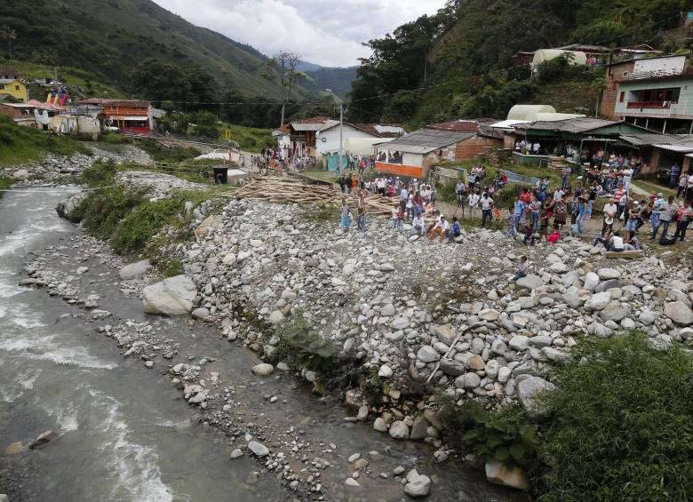 En el municipio de Salgar, Antioquia, una avalancha dejó 104 personas muertas y 300 familias sin hogar el 18 de mayo de 2015. FOTO JULIO CÉSAR HERRERA