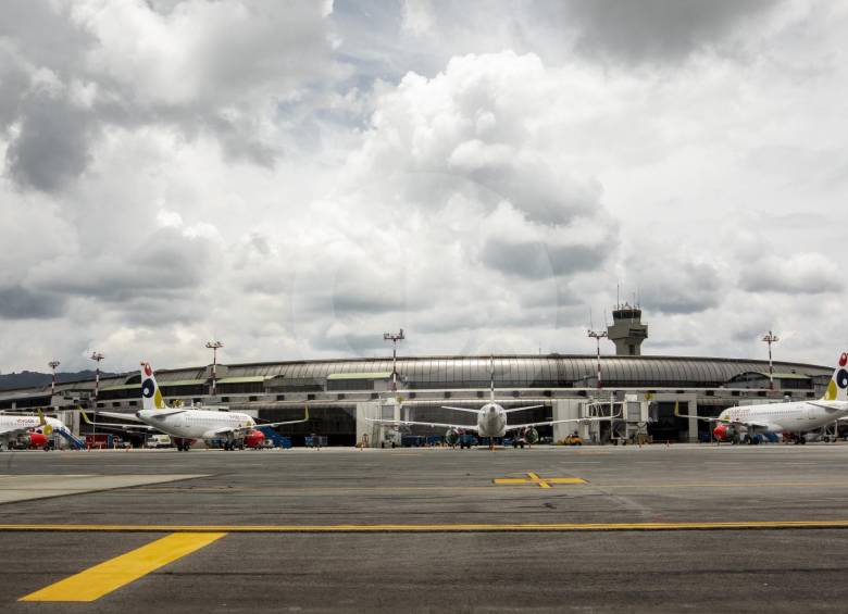 La suerte de los aviones parqueados en Rionegro por la cuarentena