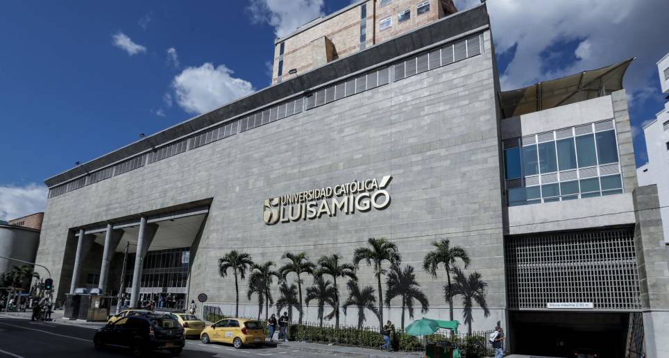 35 años fortaleciendo la educación en la ciudad