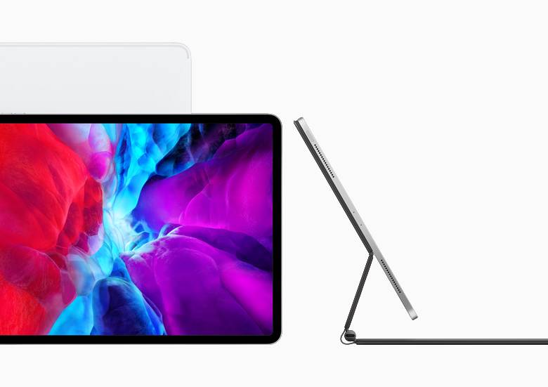 El nuevo iPad tiene un sensor LiDAR, usado para medir el rebote de la luz a cinco metros de distancia y sirve para proyectar objetos virtuales en el mundo físico. También incluye un teclado que sirve como soporte a la tableta. FOTO CORTESÍA