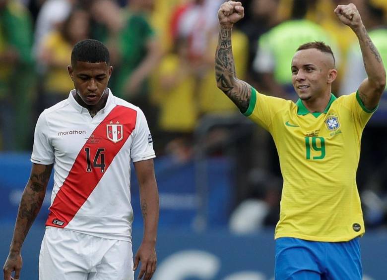 La del domingo será la quinta final a nivel de selecciones que albergue el máximo escenario del fútbol brasileño. Por Copa América, el partido 19 entre ambos. FOTO efe