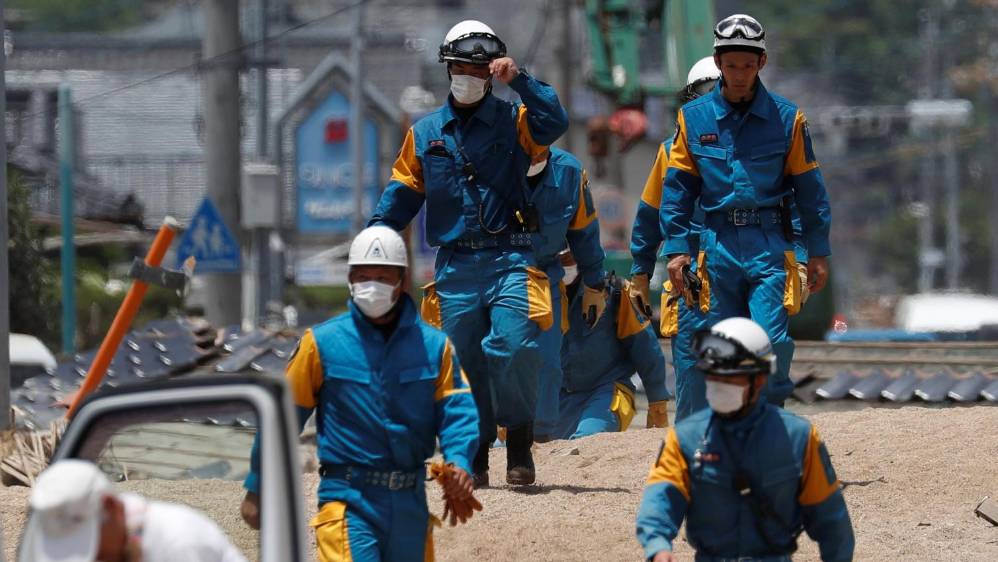 El país ha enfrentado grandes terremotos por décadas pero las lluvias no habían sido una preocupación mayor. Los rescates siguen en busca de los desaparecidos. Las condiciones climáticas extremas aumentan en la época estival de lluvias y tifones. Foto:Reuters