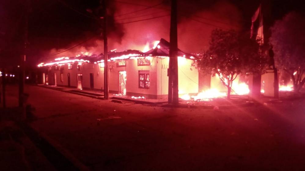 Además de las instalaciones de la Alcaldía, también resultaron afectados el Concejo y la Casa de Justicia. FOTOS Cortesía y Twitter @candelinajolie