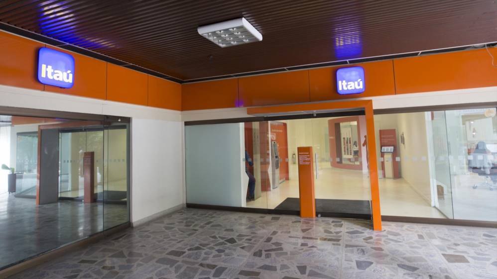 Puntos de Helm Bank comenzaron a operar bajo nueva marca