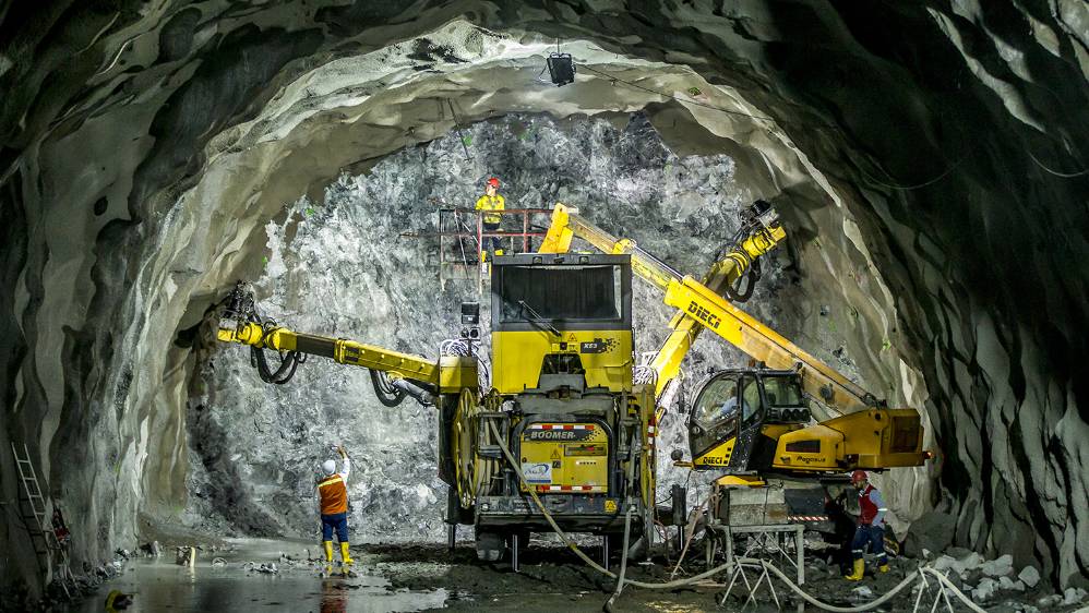 Esta obra se construye al costado sur del túnel Fernando Gómez Martínez, conduce de Medellín a Santa Fe y de allí a Urabá. Foto Juan Antonio Sánchez Ocampo