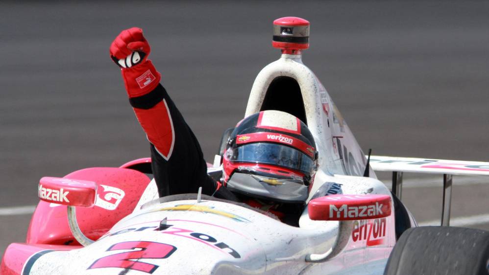 Con el triunfo de este domingo en Indianápolis, que da doble puntuación a los pilotos, Juan Pablo Montoya consolidó su liderato en la IndyCar. FOTO AP