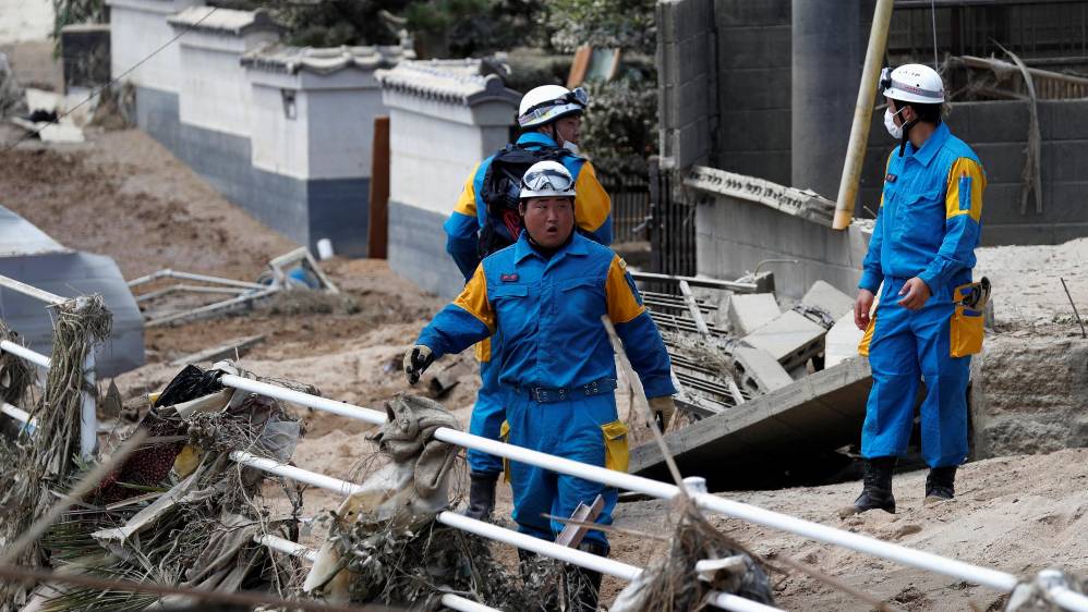 El país ha enfrentado grandes terremotos por décadas pero las lluvias no habían sido una preocupación mayor. Los rescates siguen en busca de los desaparecidos. Las condiciones climáticas extremas aumentan en la época estival de lluvias y tifones. Foto:Reuters