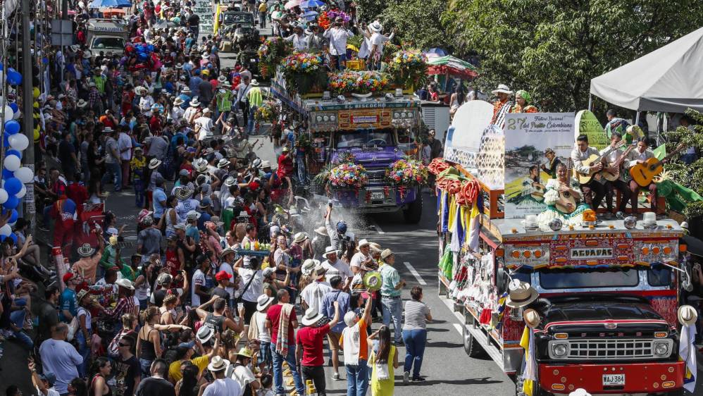 El evento contó una asistencia masiva de locales y turistas. FOTO ROBINSON SÁENZ