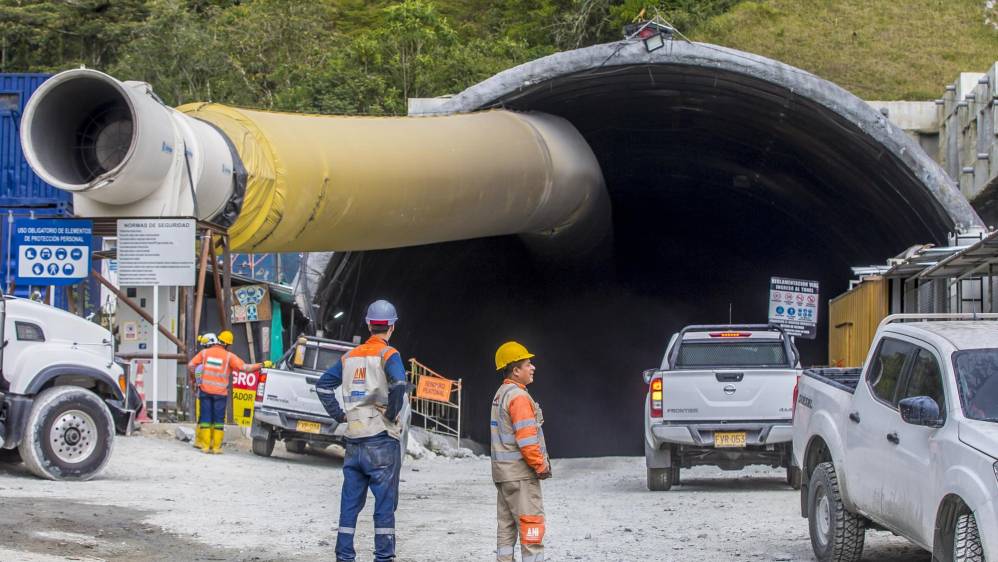 Esta es la entrada conocida como Portal Medellín, en esta boca ya van excavados 810 metros. Foto Juan Antonio Sánchez Ocampo